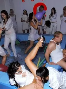 20211113 DrunkSexOrgy 2009 White Sensation