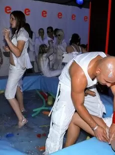 20211113 DrunkSexOrgy 2009 White Sensation