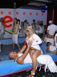 20211113 DrunkSexOrgy 2009 White Sensation