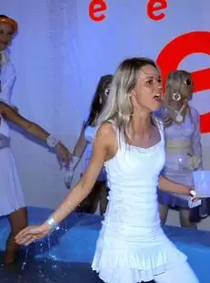 20211113 DrunkSexOrgy 2009 White Sensation