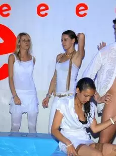 20211113 DrunkSexOrgy 2009 White Sensation