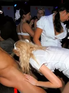 20211113 DrunkSexOrgy 2009 White Sensation