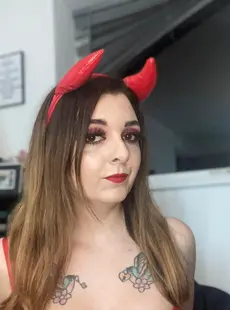 OnlyFans - Holly Victoria (hollyvictoriauk) 151951131