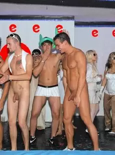 20211113 DrunkSexOrgy 2009 White Sensation