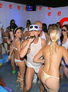 20211113 DrunkSexOrgy 2009 White Sensation