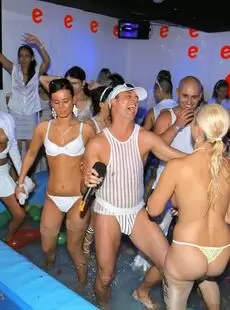 20211113 DrunkSexOrgy 2009 White Sensation